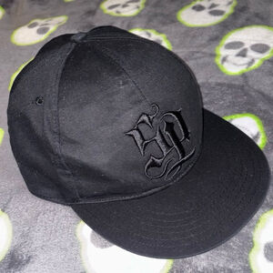 Southpole black embroidered snapback y2k L-XL